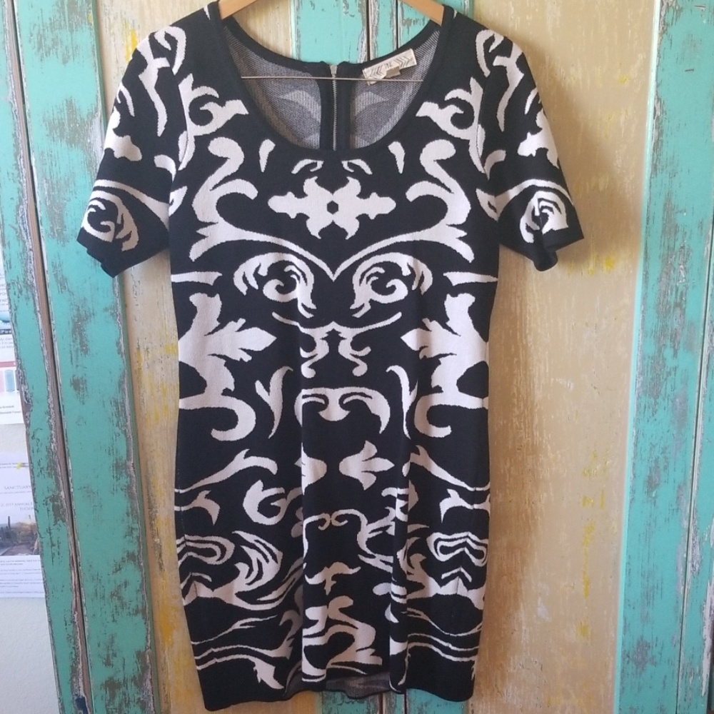 Never worn - Form fitting Dress / top